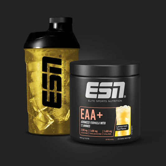 EAA+ Lemon Iced Tea Geschmacksrichtung, 400g Dose, neben durchsichtigem Shaker mit Eis