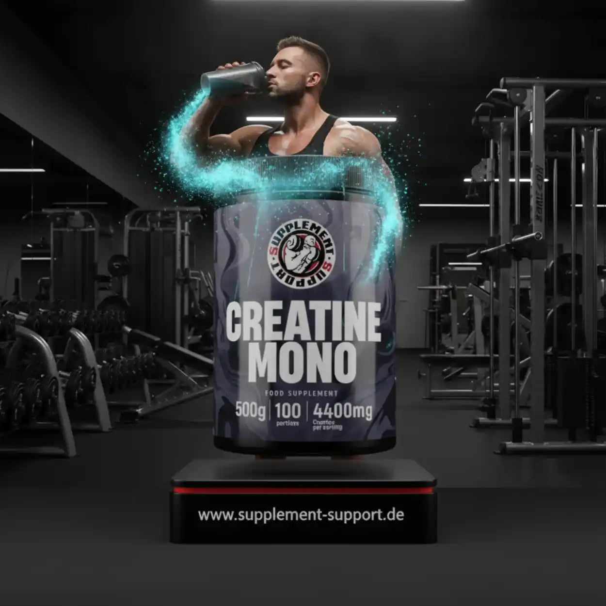 Sportler im Fitnessstudio mit Creatine Mono Pulver, Nahrungsergänzung für Muskelaufbau
