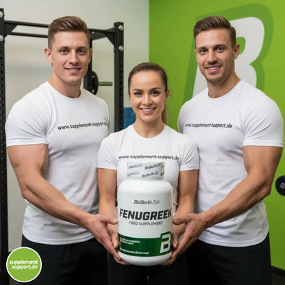 Drei sportliche Personen mit Fenugreek Nahrungsergänzungsmittel im Fitnessstudio