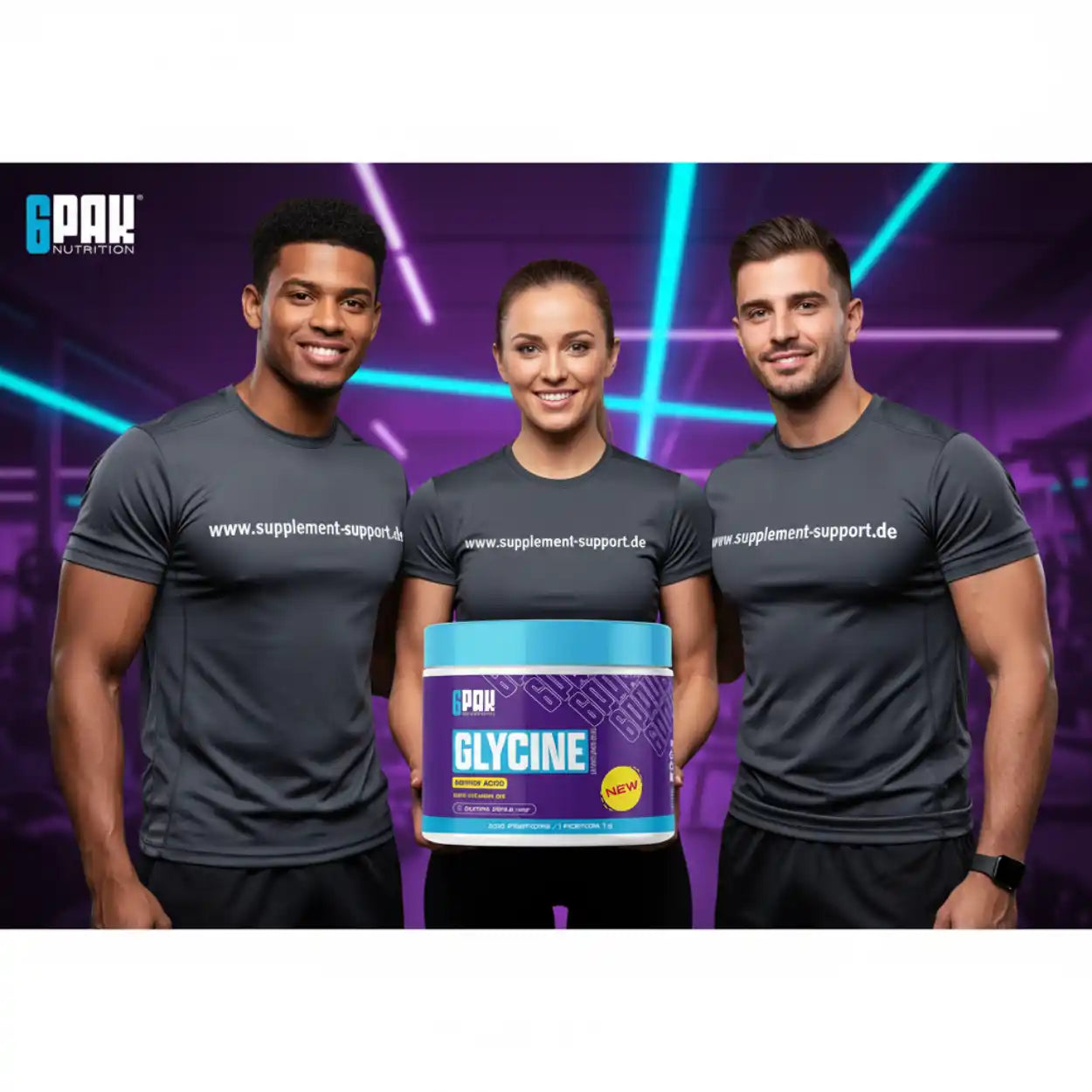 Glycine Nahrungsergänzungsmittel von 6PAK Nutrition, präsentiert von drei Sportlern vor leuchtendem Fitness-Studio-Hintergrund