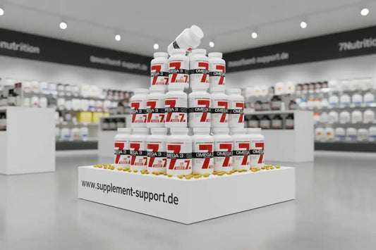 Omega 3 Kapseln Nahrungsergänzungsmittel auf Display im modernen Sportnahrung Geschäft