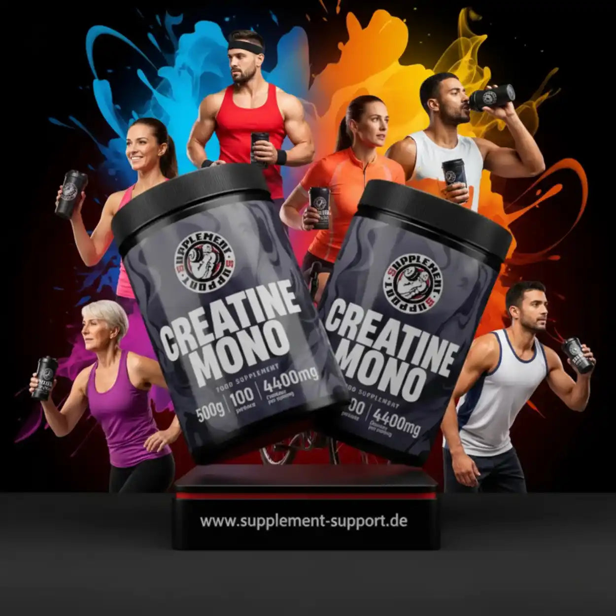 Sportler mit Shakes und zwei Dosen Creatin Monohydrat, farbige Energie-Splashes im Hintergrund