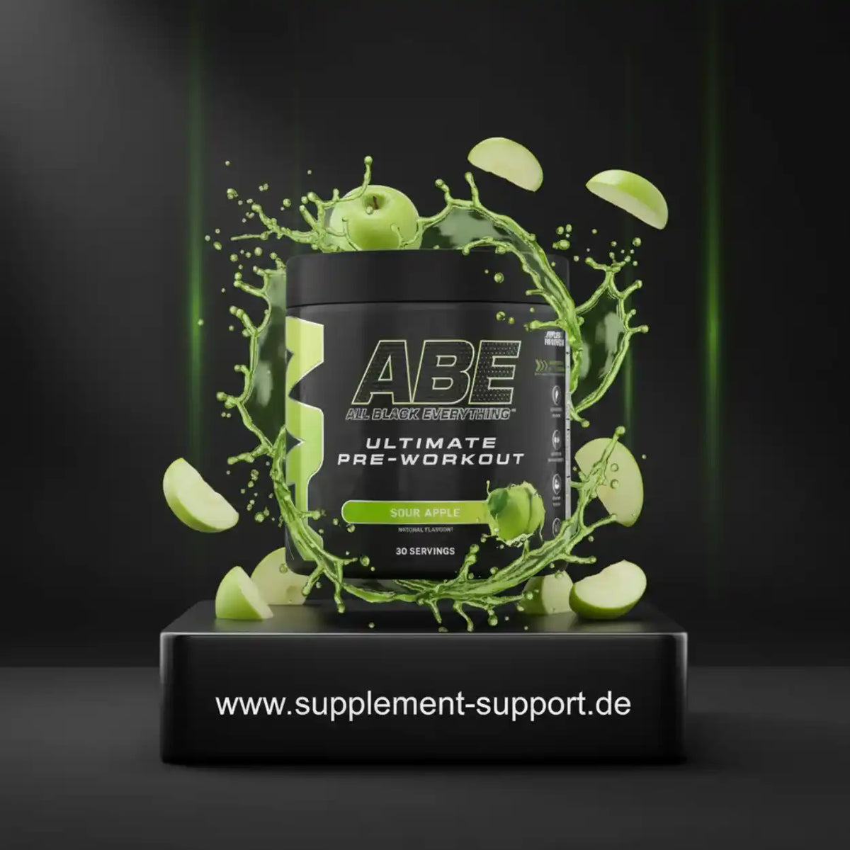 ABE Ultimate Pre-Workout Booster in Sour Apple Geschmack mit spritzenden grünen Äpfeln.