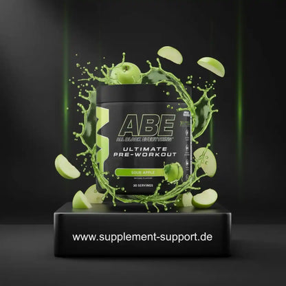 ABE Ultimate Pre-Workout Booster in Sour Apple Geschmack mit spritzenden grünen Äpfeln.