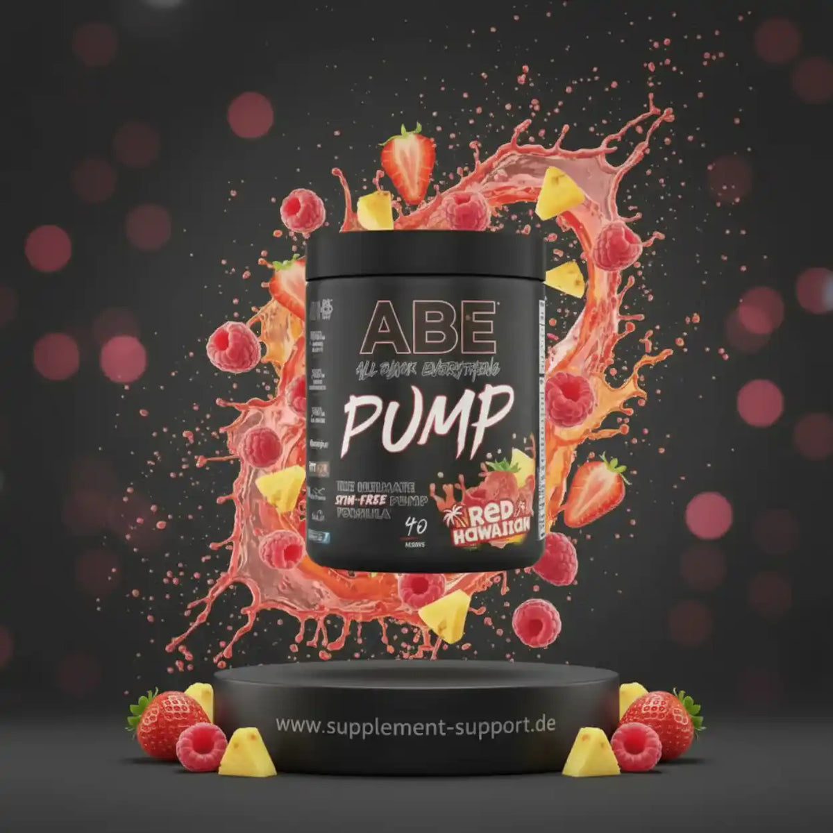 ABE Pump Supplement in Red Hawaiian Geschmack mit Erdbeeren und Ananas vor einem Spritzer