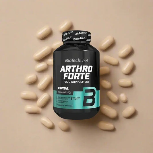 BioTechUSA Arthro Forte Gelenkunterstützung Dose mit Tabletten auf beigem Hintergrund