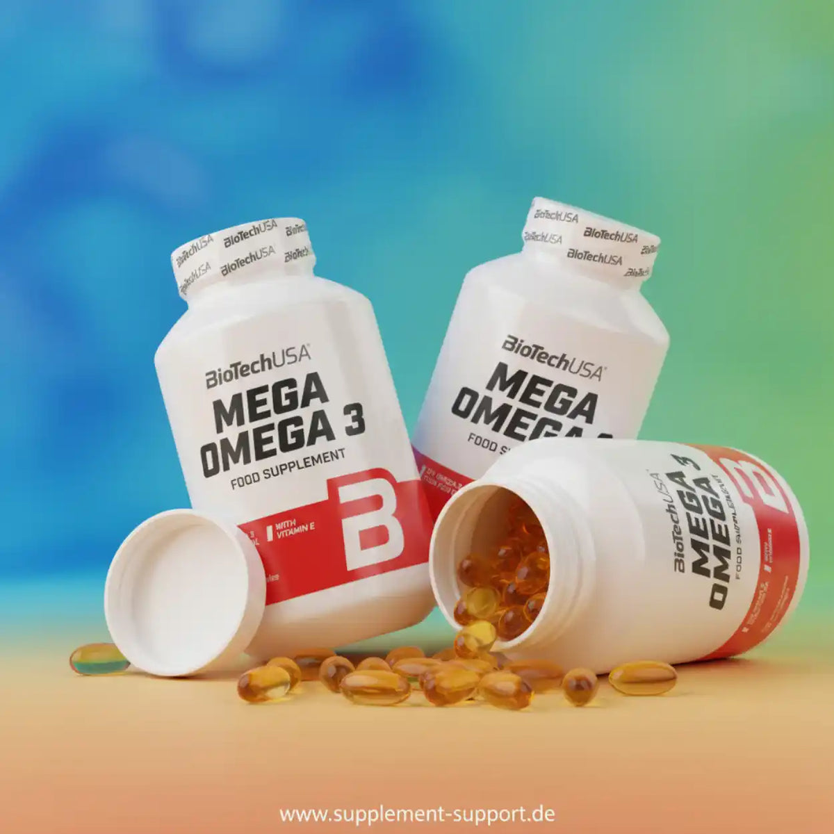 BioTechUSA Mega Omega 3 Nahrungsergänzungsmittel in Flaschen mit gelben Fischöl-Kapseln