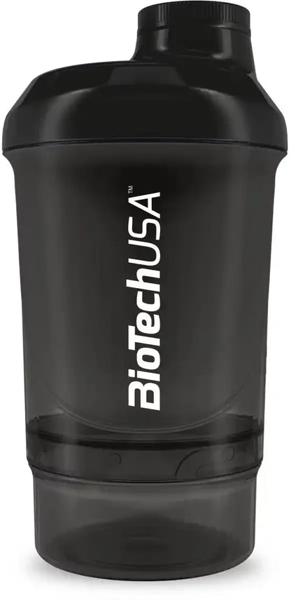 Schwarzer BioTechUSA Wave Nano Shaker 300 ml mit weißem Logo, auf weißem Hintergrund