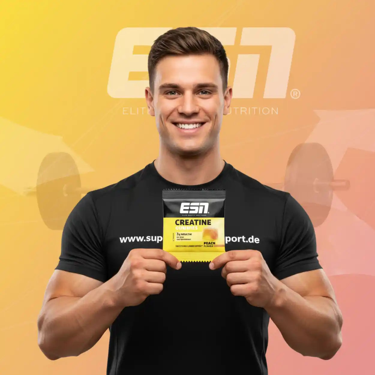 Muskulöser Mann hält ESN Creatine Gummies Pfirsich – Sportnahrung & Nahrungsergänzungsmittel