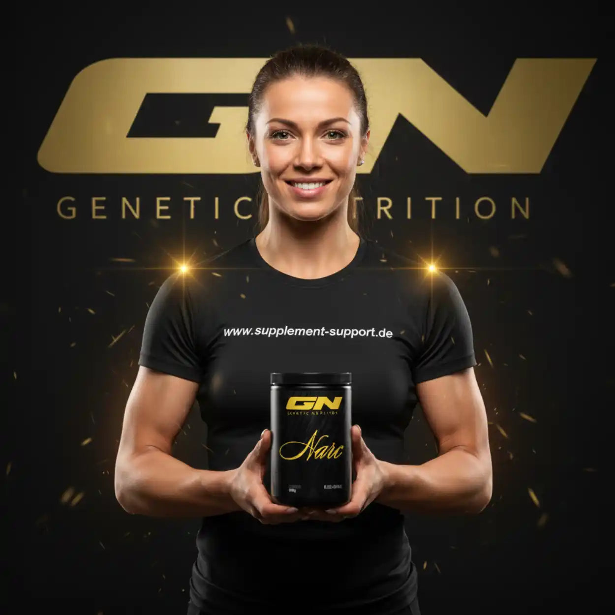 Frau hält GN Narc Nahrungsergänzungsmittel – Protein & Booster für Sportler