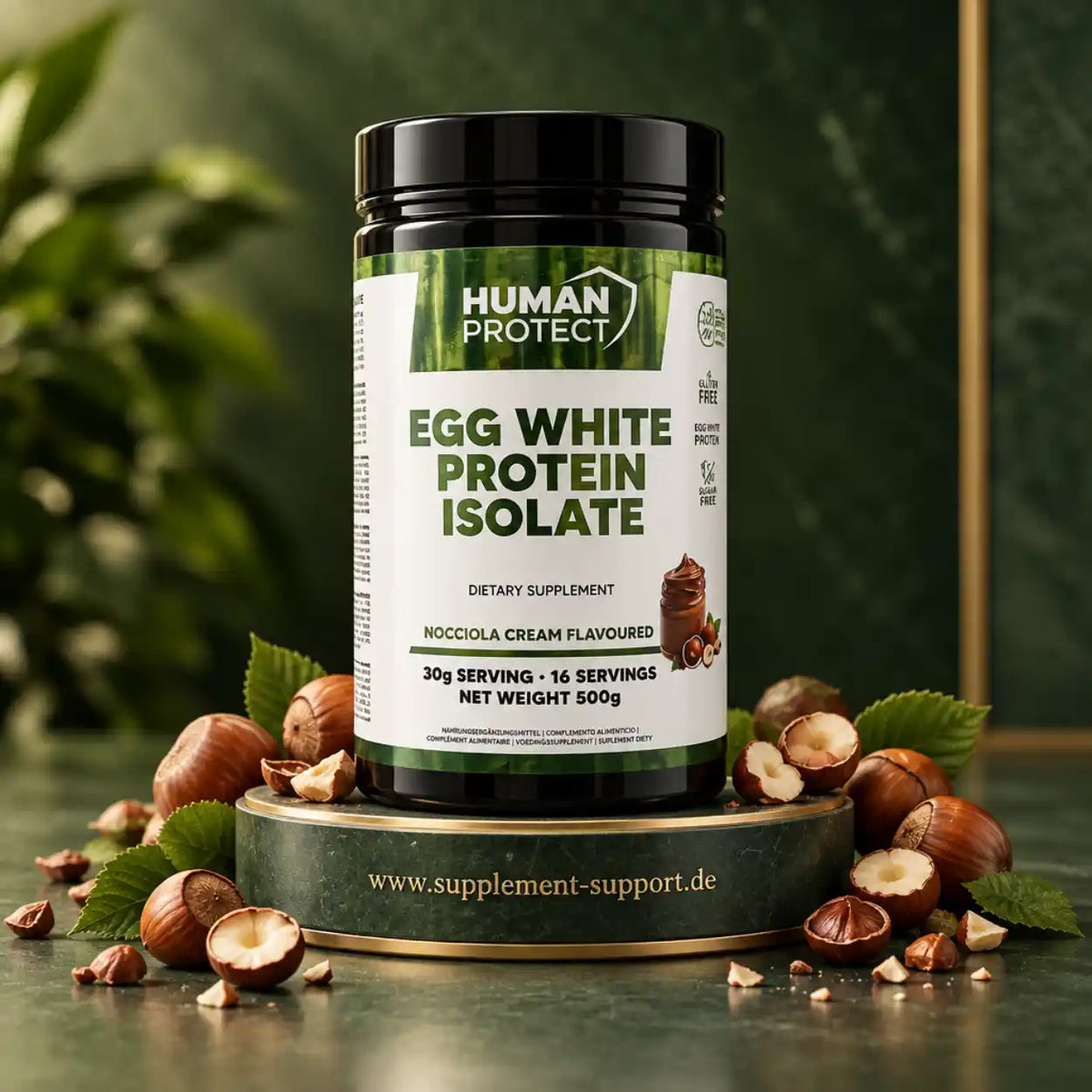 Human Protect Egg White Protein Isolate im Geschmack Nocciola Cream mit Haselnüssen.