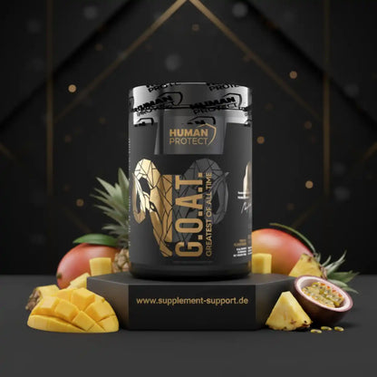 Human Protect G.O.A.T. Nahrungsergänzungsmittel Dose mit Mango und Ananas auf dunklem Hintergrund