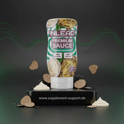 Inlead Premium Sauce Truffle Mayo Style Tube auf schwarzem Podest mit Trüffelstücken
