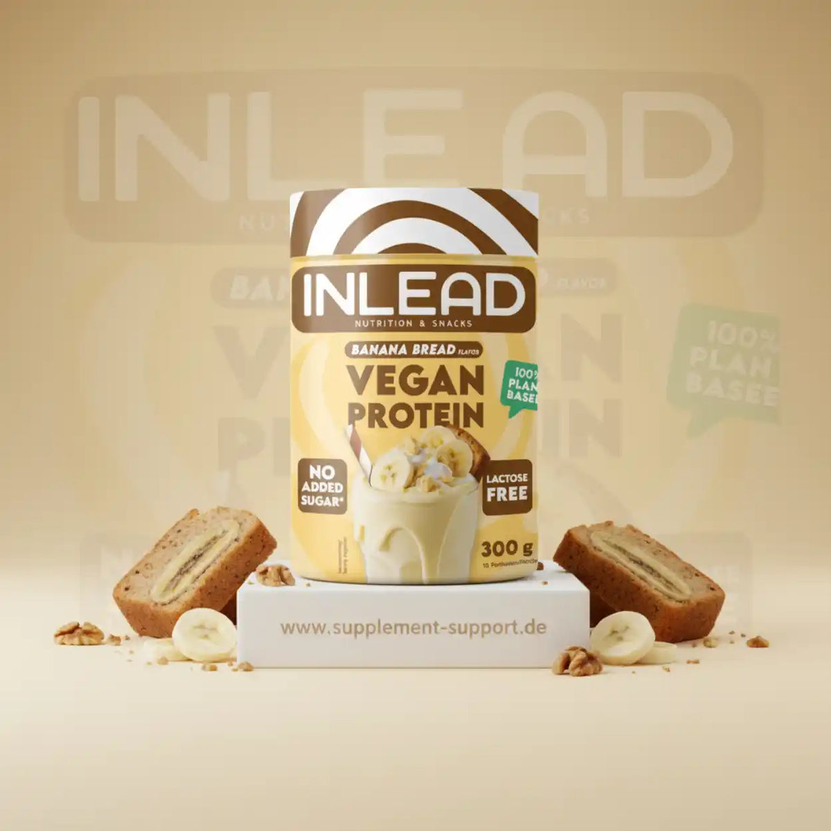 Inlead Vegan Protein Bananenbrot Geschmack mit Bananenscheiben und Nüssen