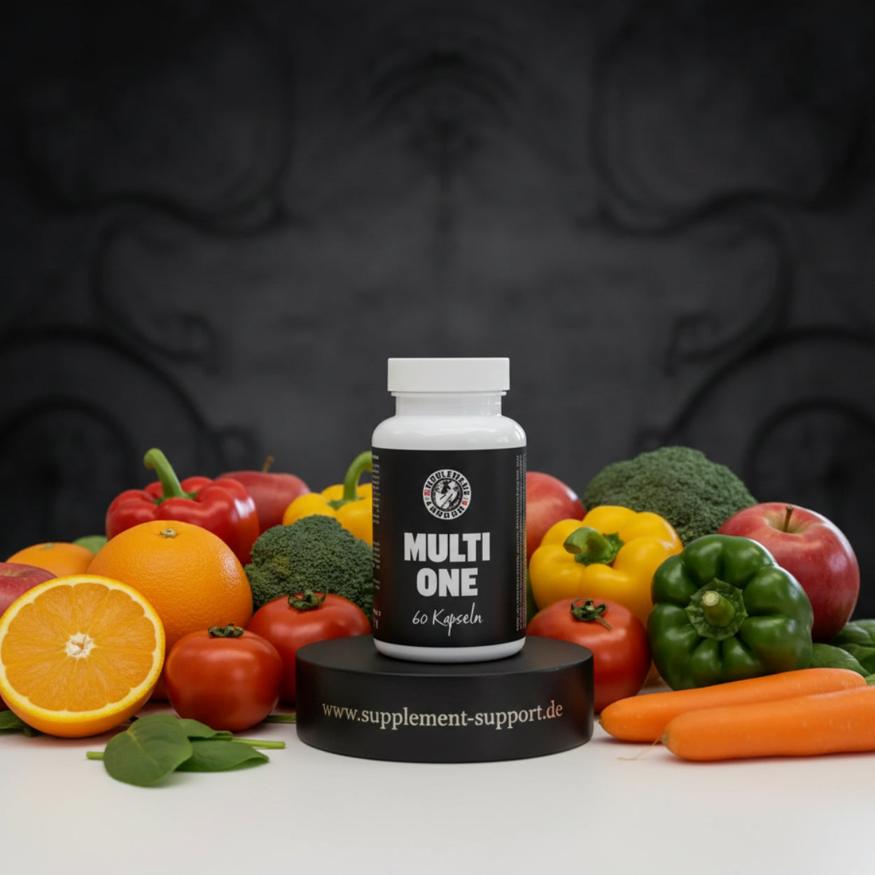 MULTI ONE Nahrungsergänzungsmittel mit 60 Kapseln, umgeben von frischem Obst und Gemüse