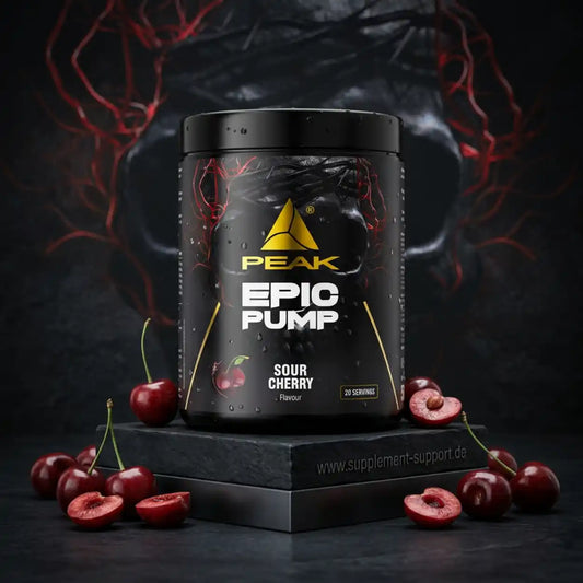 PEAK EPIC PUMP Nahrungsergänzungsmittel in Sour Cherry Geschmack mit Kirschen auf dunklem Grund