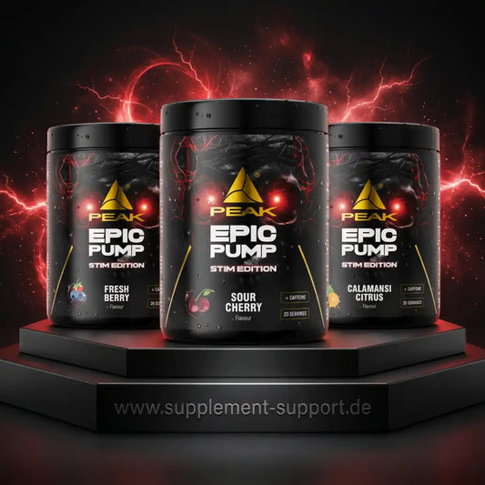 Drei Dosen PEAK Epic Pump Stim Edition in den Geschmacksrichtungen Fresh Berry, Sour Cherry und Calamansi Citrus.
