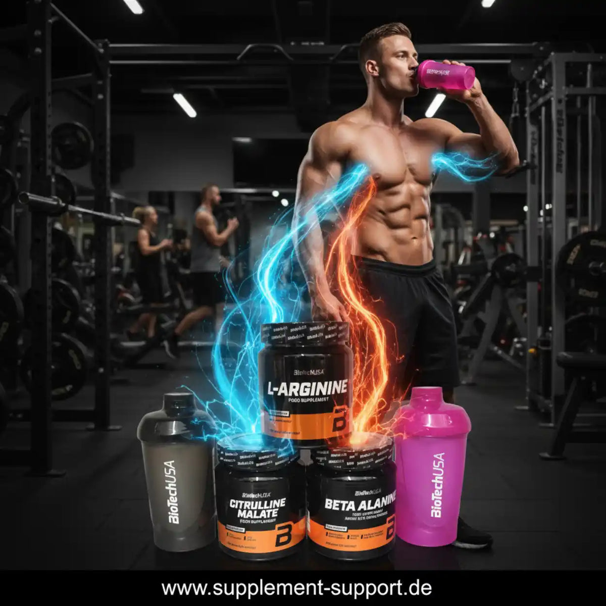 Muskulöser Mann im Fitnessstudio mit L-Arginin, Citrullin und Beta-Alanin Supplementen.