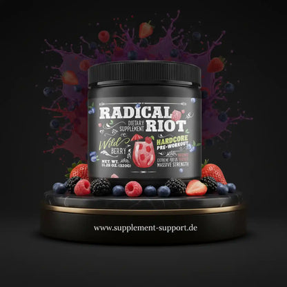 Radical Riot Wild Berry Hardcore Pre-Workout Nahrungsergänzung mit Beeren, Protein & Booster für Training