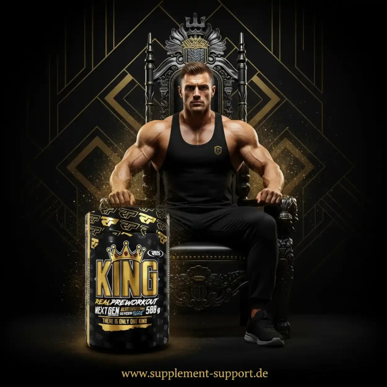 Muskelmann auf Thron mit KING Pre-Workout Booster, Protein & Sportnahrung für Training