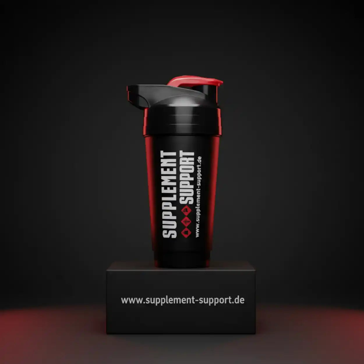 Schwarzer Shaker mit rotem Deckel von Supplement Support für Protein & Nahrungsergänzungsmittel