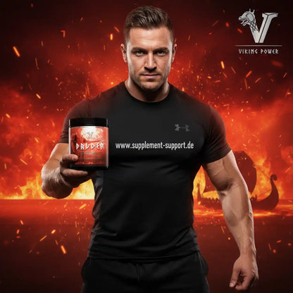 Muskulöser Mann mit Protein-Booster von Viking Power vor Feuerhintergrund
